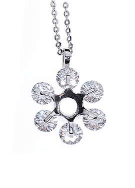 Blossom Of Love Necklace - Avery and May