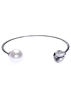 Give Me Diamantes/Pearls Cuff - Avery and May